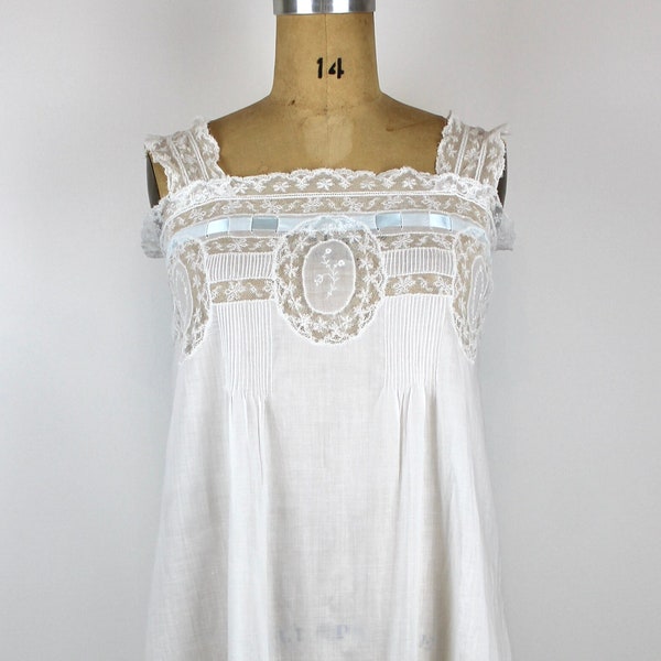 1900er Antikes Baumwollhemdchen, Spitzenbesatz Edwardian Nachthemd, Vintage Baumwollnachtkleid, Weißes Antikes Kleid