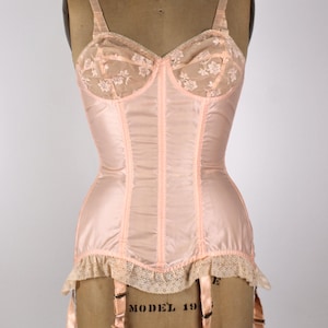 1950s Vintage Italian Corset &quot;Iber&quot;, Pink Vintage Guepiere, 50s Girdle Suspenders, Burlesque Lingerie, Merry Widow Bustier