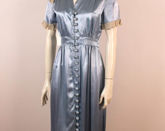 1940s Vintage Blue Satin Lace Robe, Rayon Liquid Satin Dressing Gown (EUR S-M)