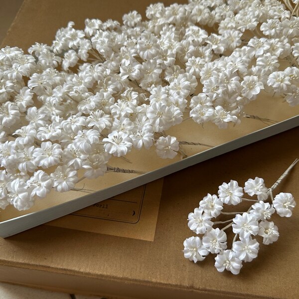 A Bunch of White Millinery Flowers, Bridal Crown Flowers, for Weddings Hats Crafts Scrapbooking Dolls, 1960s Vintage