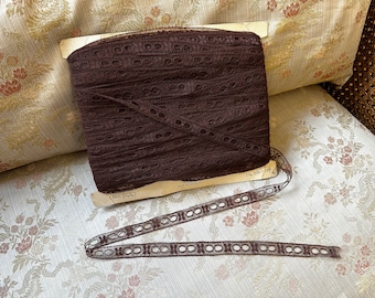 5 METRES, 1950s Vintage Brown Nylon Lace, 1,5cm Wide Lace, Lace for Sewing Projects, Period Costumes, Vintage Haberdashery