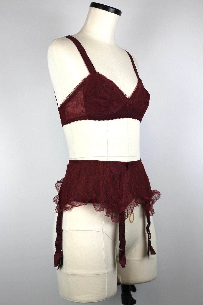 1950s Vintage Red Lingerie Set "Star", Vintage Bra + Girdle, 50s Underwear, Vintage Suspender Belt, Vintage Garter Belt image 2