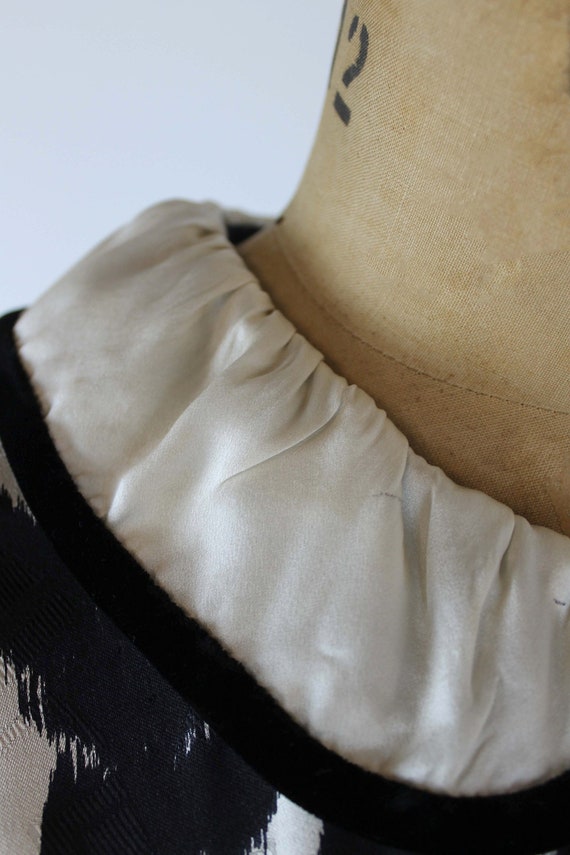 Stunning 80s Vintage Silk and Velvet Peplum Skirt… - image 7