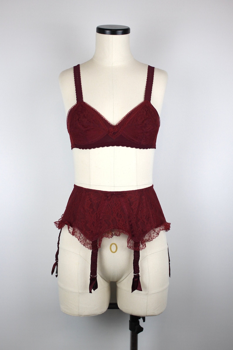 1950s Vintage Red Lingerie Set "Star", Vintage Bra + Girdle, 50s Underwear, Vintage Suspender Belt, Vintage Garter Belt image 1
