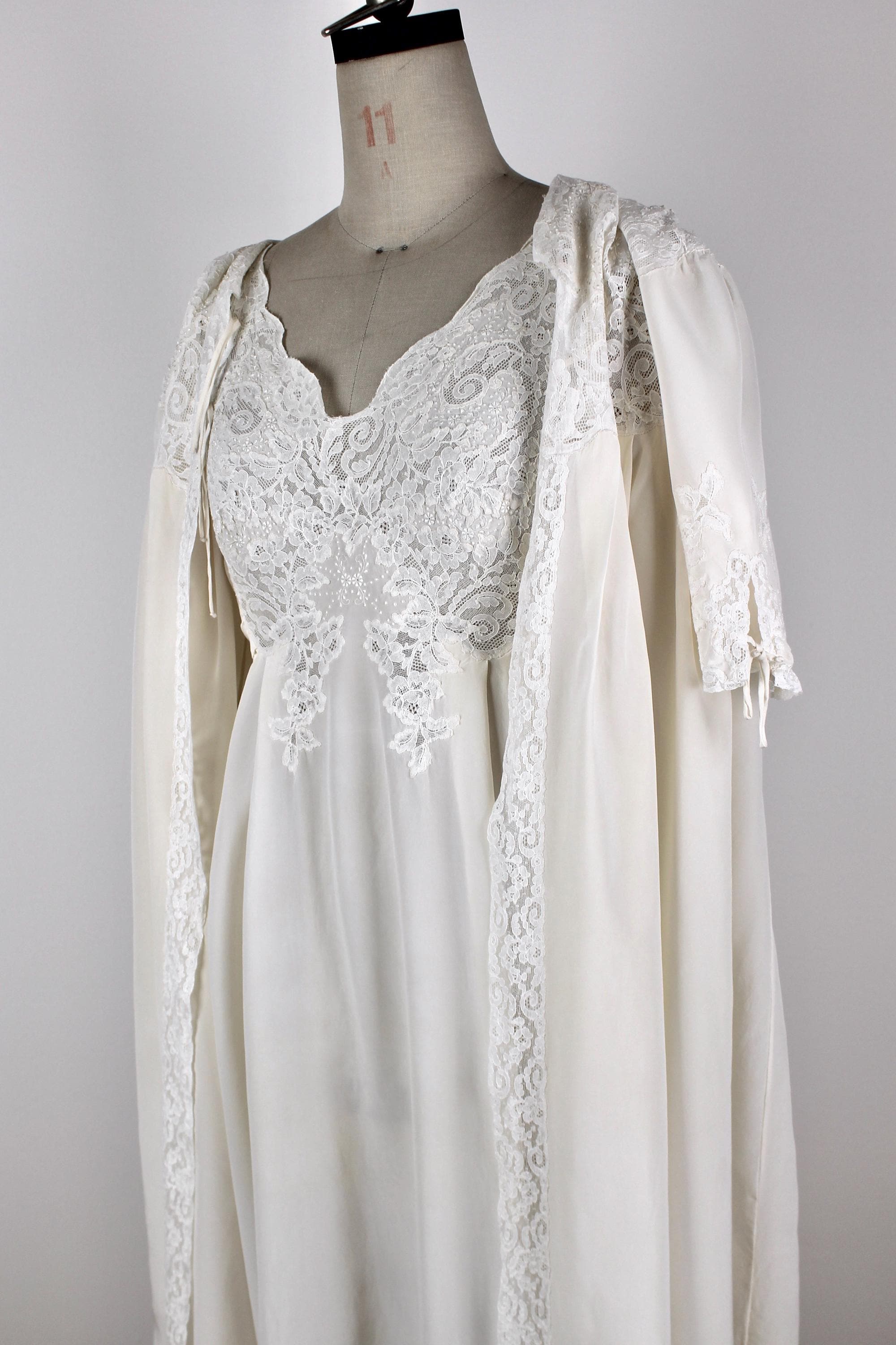 1950s Vintage White Silk Lingerie Set: Nightgown and Robe, Antique Silk Nightdress, Night gown, Boudoir Gown, Step in, Negligee