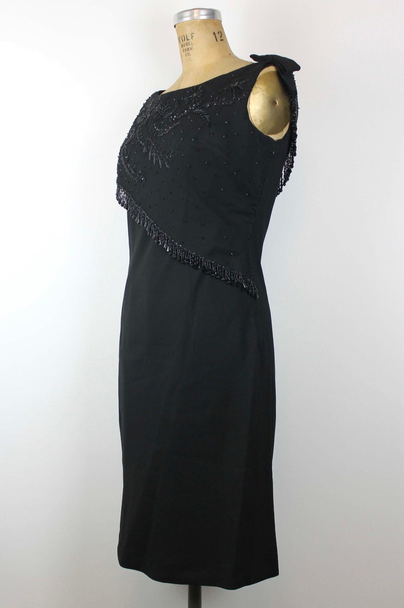 Robe noire perlée vintage des années 1960, robe de soirée des années 50, robe de soirée, robe brodée, robe rétro, LBD image 9