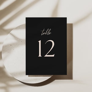 Numeri da tavolo per matrimoni neri, ricevimento moderno, cena minimalista, modello fai da te stampabile, arredamento contemporaneo, download istantaneo, personalizzabile
