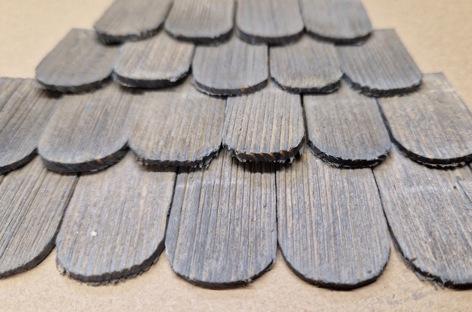 Hand Split Shingles Hand-split Shingles - Roof Shingles, Stained, Size 40 X 22 Mm / Approx ...
