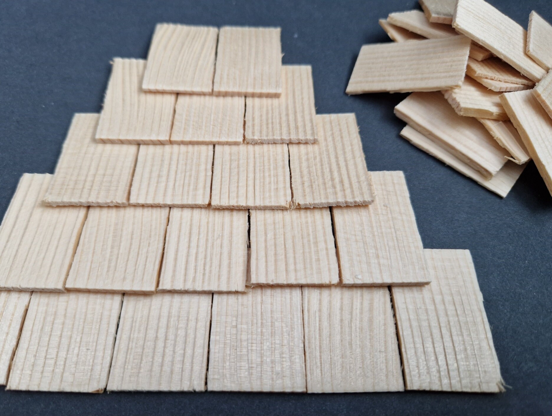Hand Split Shingles Hand-split Shingles / Roof Shingles, Size 3 X 2 Cm / Approx. 2-3 Mm ...