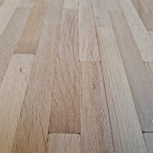 Echtholzboden ----  Miniatur - Holzboden ,Puppenhausminiaturboden ,  Buchenholz  16x130x3 mm ,   Gesamtfläche - 290x390   , Btl. 54 St.
