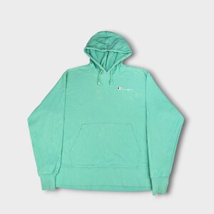 Champion sweater 2025 dubai airport