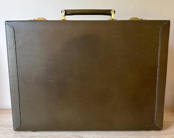 Vintage 1970s Executive Leather Briefcase – Attache Case with Suede Interior & Brass Locks