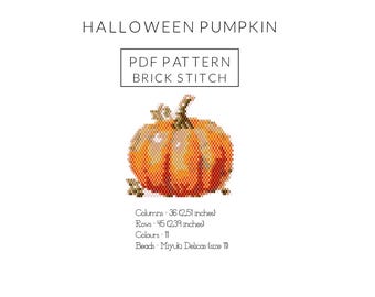 Może przedstawiać: Cyfrowy wzór PDF dyni na Halloween, stworzony techniką ściegu cegiełkowego. Dynia jest pomarańczowa z brązowymi akcentami, a wzór zawiera szczegóły dotyczące kolumn, rzędów i kolorów. Wzór wykorzystuje koraliki Miyuki Delicas w rozmiarze 10.
