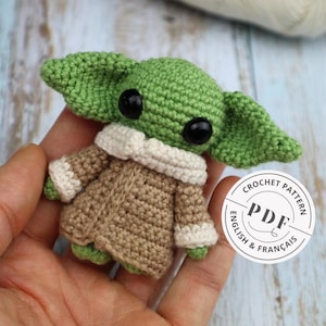 Häkelanleitung Grogu (Baby Yoda, Mandalorian). Puppe zum Selbermachen. PDF-Tutorial, Amigurumi-Muster. Sprache: Französisch und Englisch