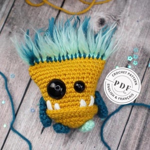 Crochet PATTERN little MONSTER. DIY Halloween doll. PDF tutorial, Amigurumi pattern. Language: French and English
