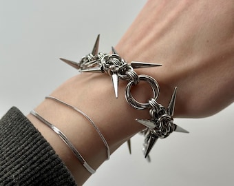Pulsera bizantina con pinchos / Hecha a mano / Acero inoxidable / Estilo punk / Edición limitada