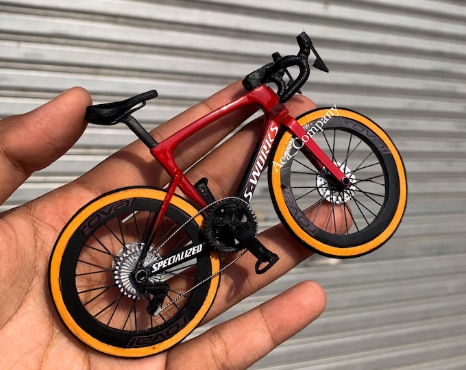 S-Works Tarmac - Handmade Miniature Bicycle with Display Case and Authentication Card - Gift for Cyclist or Triathlete