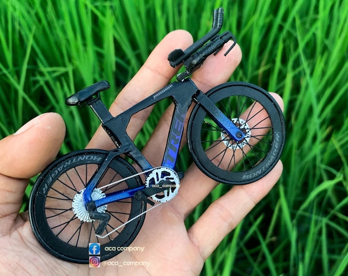 Trek Speed Concept - Handmade Miniature Bicycle with Display Case and Authentication Card - Gift for Cyclist or Triathlete