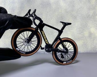 Ridley Noah - Miniature Replica Handmade Bicycle- Cyclist Gift with Display Case - Purple