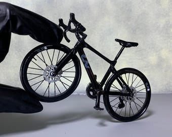 Liv Avail - Miniature Replica Handmade Bicycle - Cyclist Gift with Display Case - BLACK