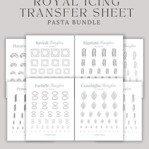 Può includere: Un insieme di fogli di trasferimento per glassa reale a tema pasta, stampabili. I fogli presentano varie forme di pasta, tra cui ravioli, rigatoni e farfalle, in diverse dimensioni da 0,64 cm a 3,81 cm. Il testo recita "ROYAL ICING TRANSFER SHEET PASTA BUNDLE".