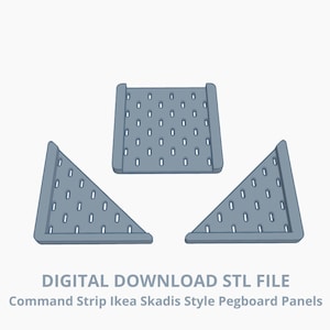 Könnte beinhalten: Drei graue Lochwandplatten, darunter ein Quadrat und zwei Dreiecke, mit zahlreichen ovalen Löchern. Der Text "DIGITAL DOWNLOAD STL FILE" und "Command Strip Ikea Skadis Style Pegboard Panels" ist darunter abgebildet.