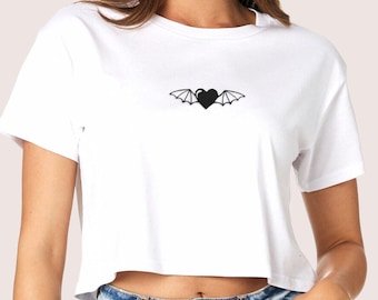 Gothic Heart Bat Wing T-Shirt, Unique Halloween Graphic Tee, Spooky Heart Emblem Shirt, Trendy Bat Wing Design Top, Gift for Goth Fans