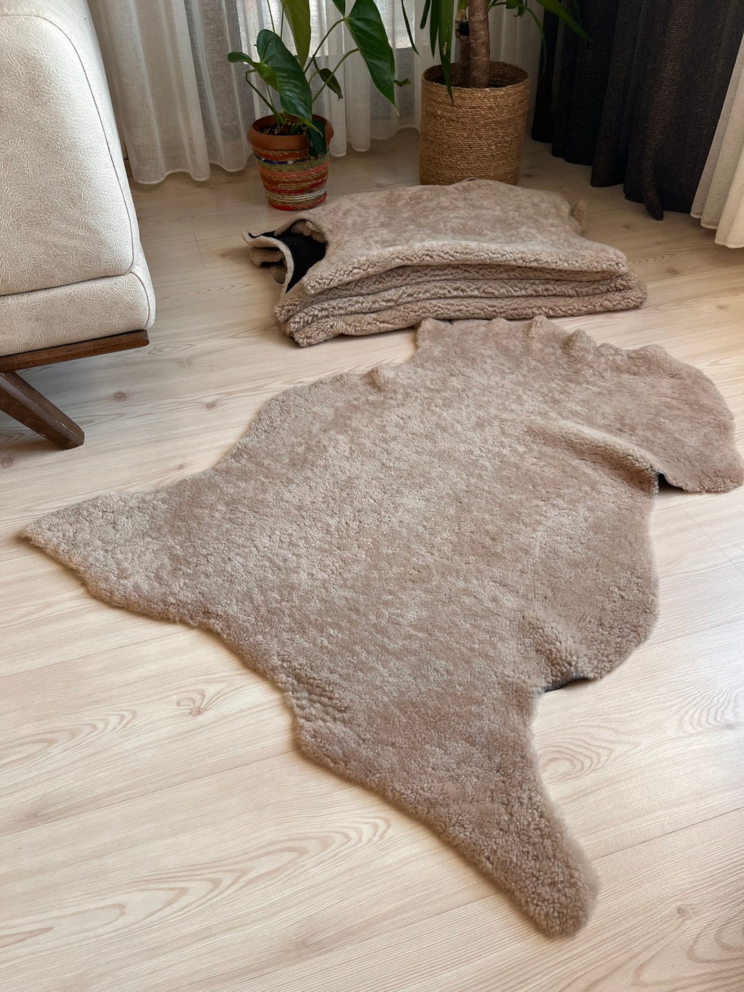 Milk Coffee Curly Sheepskin Rug: Upholstery, Chair Cover (31x23 Inch ...