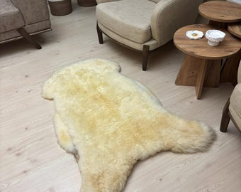 Natural Sheepskin Rug – Medical Grade Wool Pelt, Baby & Pet Friendly