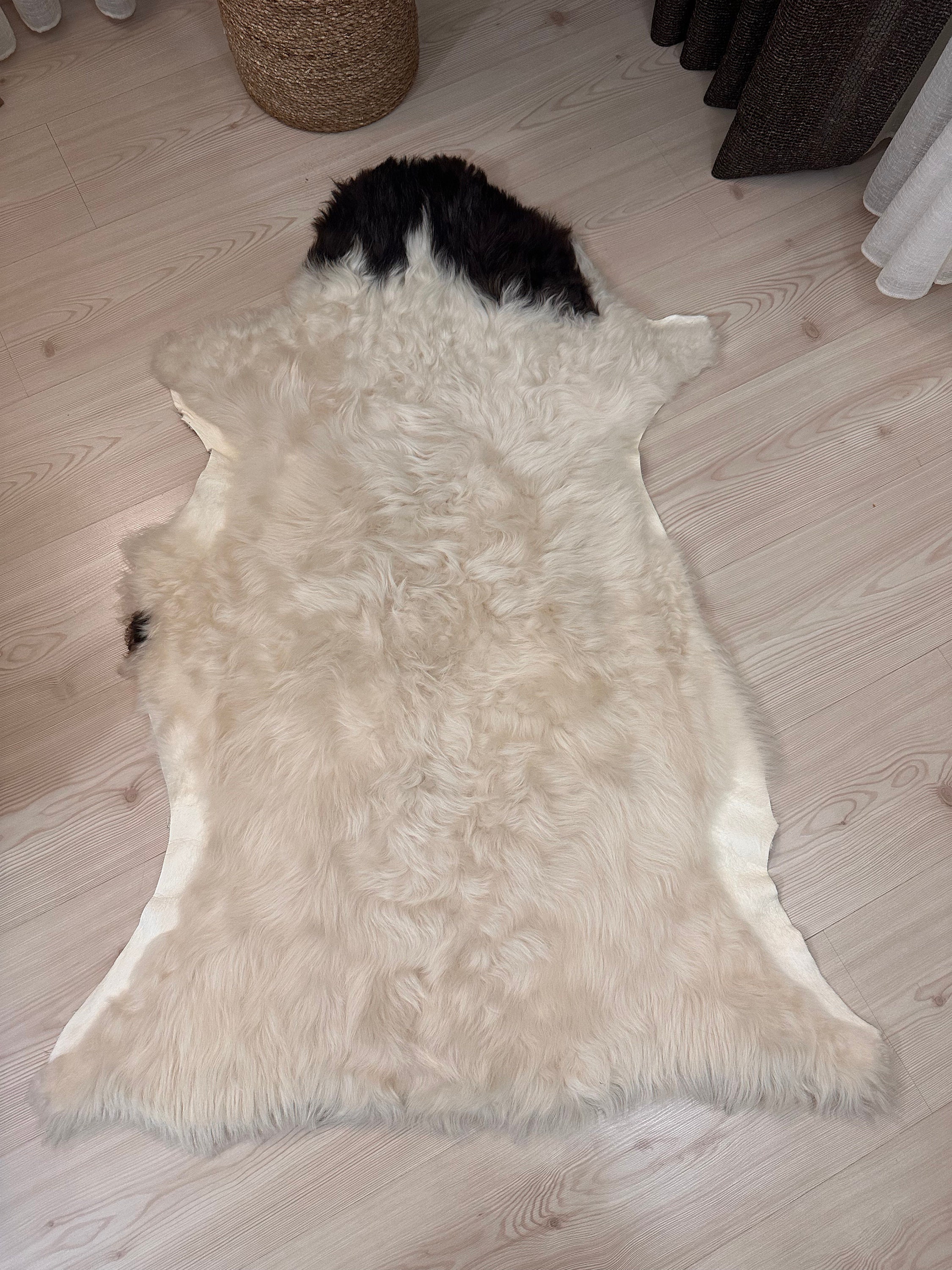 Coperta In Vera Pelliccia Di Pecora / Super Grande / Tappeto In Pelle Di Pecora / Coperta Boho / Pelle Di Pecora Merino Sexto Realizzata Con 6 Pelli Di Pecora Cucite / Casa Scandinava - Italia - Foto 7