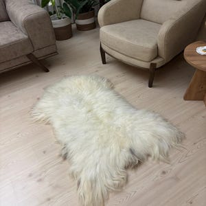 Medical Sheepskin Rug, Natural Sheepskin Pad for Bed Sore Relief & Elderly Care, Soft Wool Fleece, 90x60 cm , Hypoallergenic, Soft, Handmade
