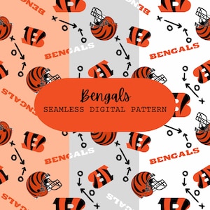 Könnte beinhalten: Nahtloses digitales Muster mit orangefarbenen und schwarzen Bengals-Footballhelmen, Teamlogos und Spielschemata. Das Wort "Bengals" wiederholt sich auf einem weißen, grauen und orangefarbenen Hintergrund.