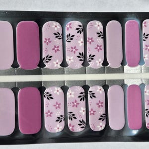 Pastel Purple Nail Wraps | Flower Nail Stickers | Floral Nail Art | Nail Strips | Nail Polish Sticker | Summer Nails | Spring Nail Wraps