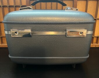 Vintage American Tourister Train Case, 1960's Makeup Luggage Case