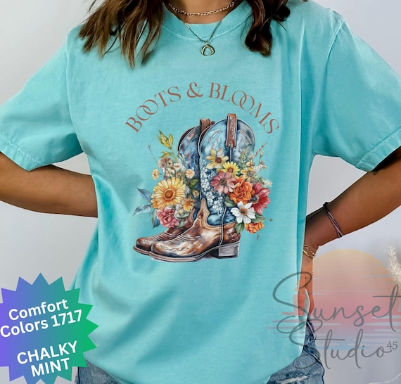 Vintage Cowboy Boots & Blooms T-Shirt Wildflower Shirt Cowgirl Tee Western Floral Graphic Tee Country Barn T-Shirt Rustic Rodeo Shirt