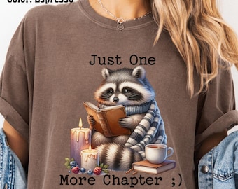 Shirt wasbeer comfortkleuren, cadeau boekenliefhebber, nog maar één boek T-shirt, bosdier grafisch T-shirt, gezellige leesgrage tshirt, cadeau wilde dieren