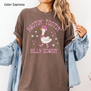 Dumme Gans Komfort Farben Shirt, Retro Gans Shirt, lustiges Cowgirl Grafik Shirts, Gänse Liebhaber Geschenk, Bauernhof Tiere Shirts, Retro Gans