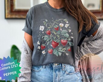 Strawberry and Vines Shirt Gift for Strawberry Lover Garden Tshirt Aesthetic Clothing Summer Fruit Shirt Berry Lover Tee Farmers Marget Gift