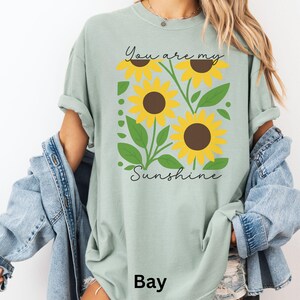 Camiseta Girassol Cores Confortáveis, Camiseta Você É Meu Sol. Camiseta Boho com Flores, Presente Inspirador, Camiseta Floral Abstrata, Presente de Jardineiro.
