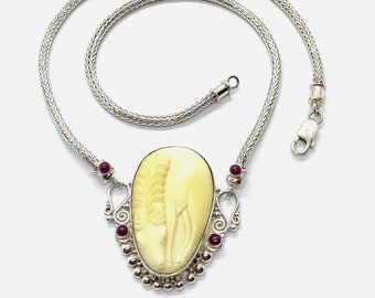 Sterling Silver Sajen Foxtail Chain Necklace with Rubies and Cameo Horse Pendant | 22-inches