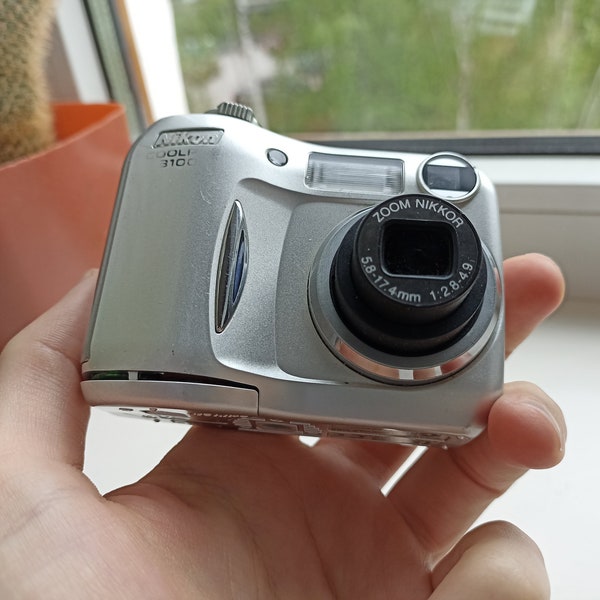 Nikon Coolpix E3100 Silver 3.2MP digital compact camera WORKing CHEAP