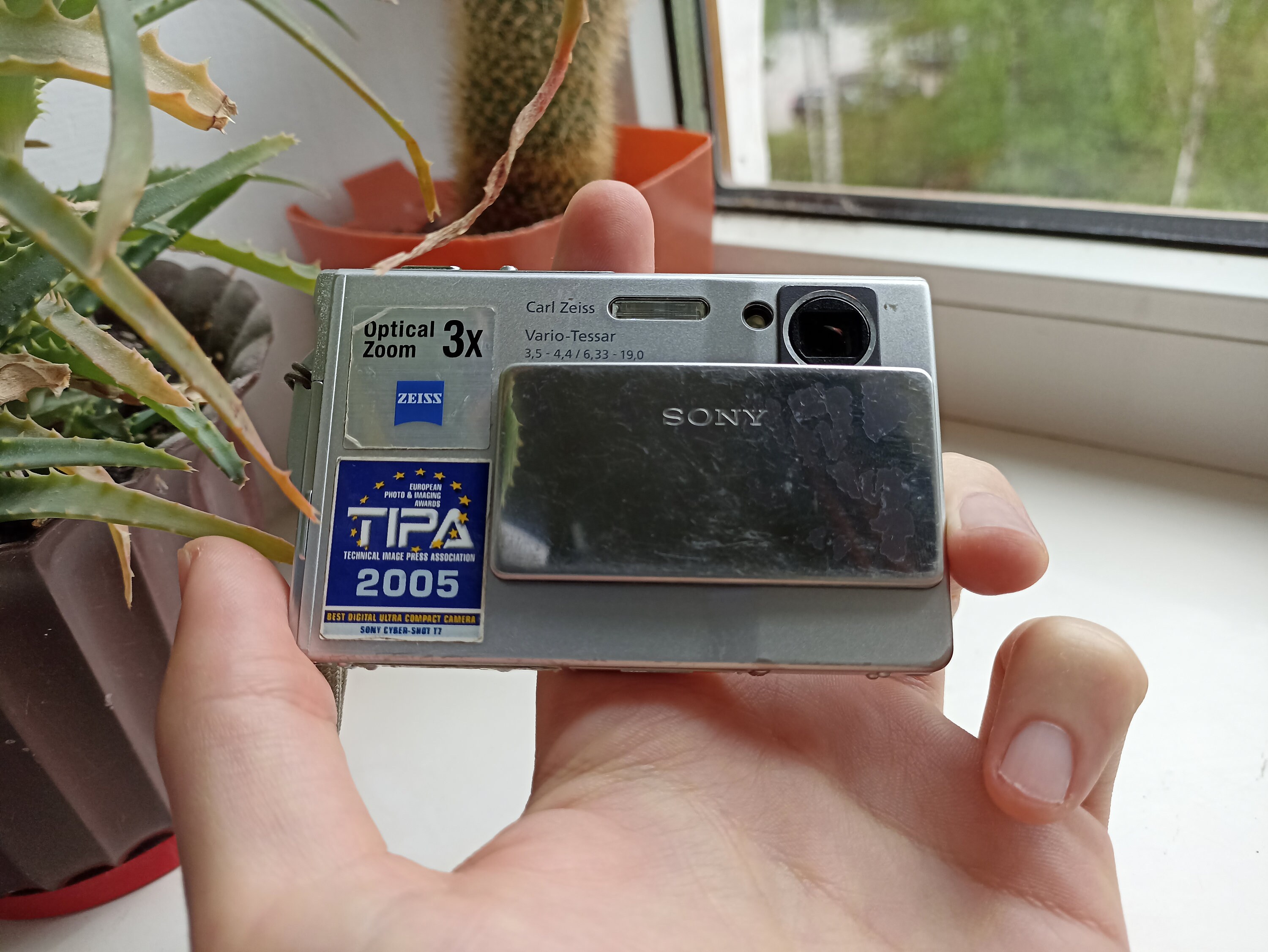 Sony Cyber-shot Ultra Slim DSC-T7 Silver 5.1MP Digital Sony Cyber-shot Ultra Slim DSC-T7 Silver 5.1MP Digital