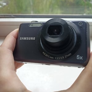 Samsung ES70 Black 12.2MP digital compact camera WORKing Full SET