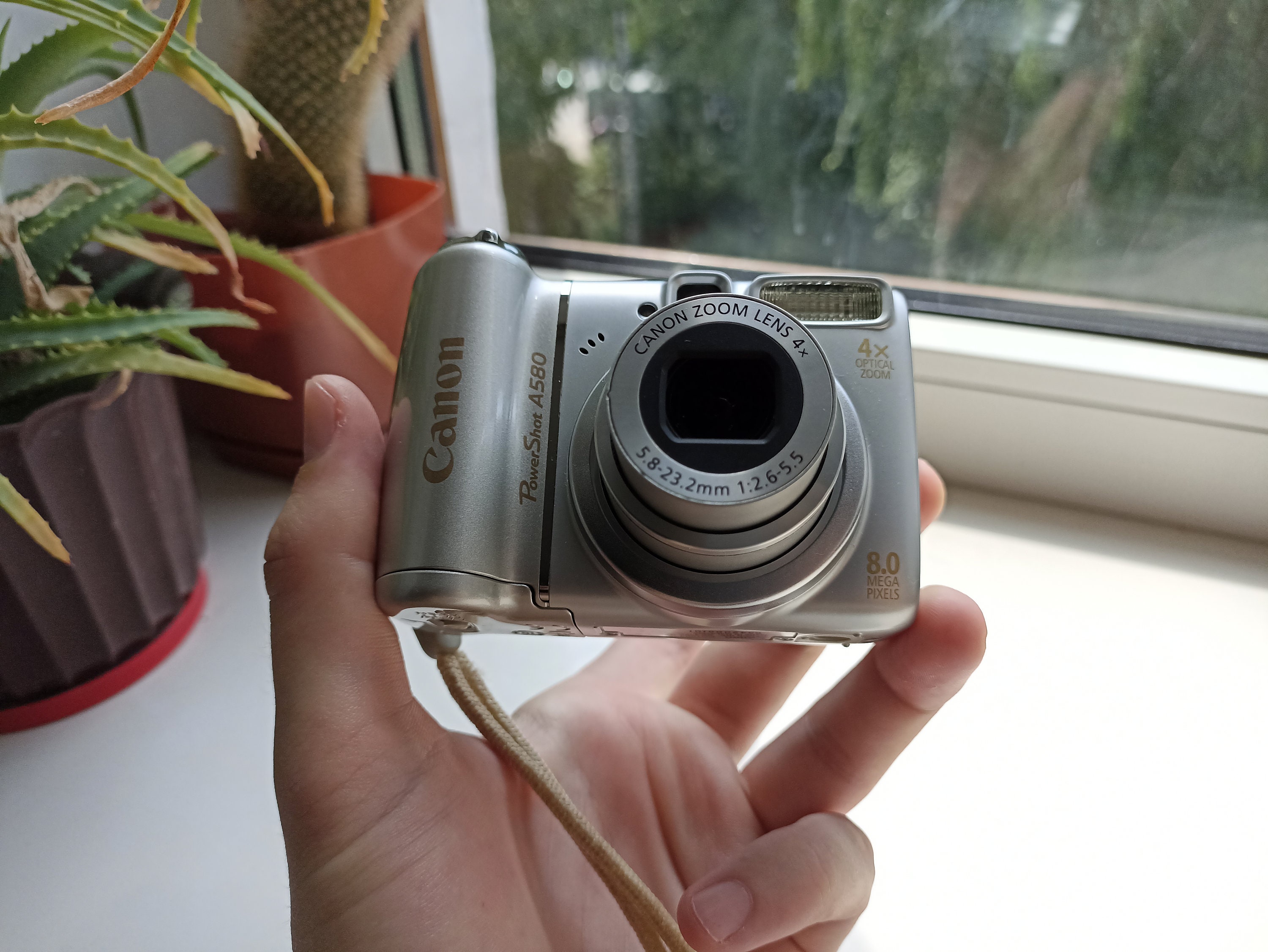 Canon Powershot A580 Silver 8.0MP Digital Compact Camera