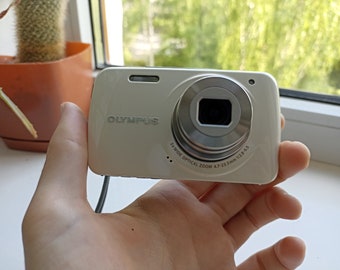 Olympus VH-210 Weiße 14,0 MP digitale Kompaktkamera, FUNKTIONIERT VOLLSTÄNDIGES Set