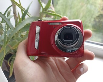 RARE RED Kodak EasyShare C142 10.1MP digital compact camera WORKing Full SET