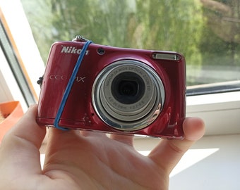 SELTENE Nikon COOLPIX L23 Red 10,1 MP digitale Kompaktkamera, funktioniert günstig, gelesen!!