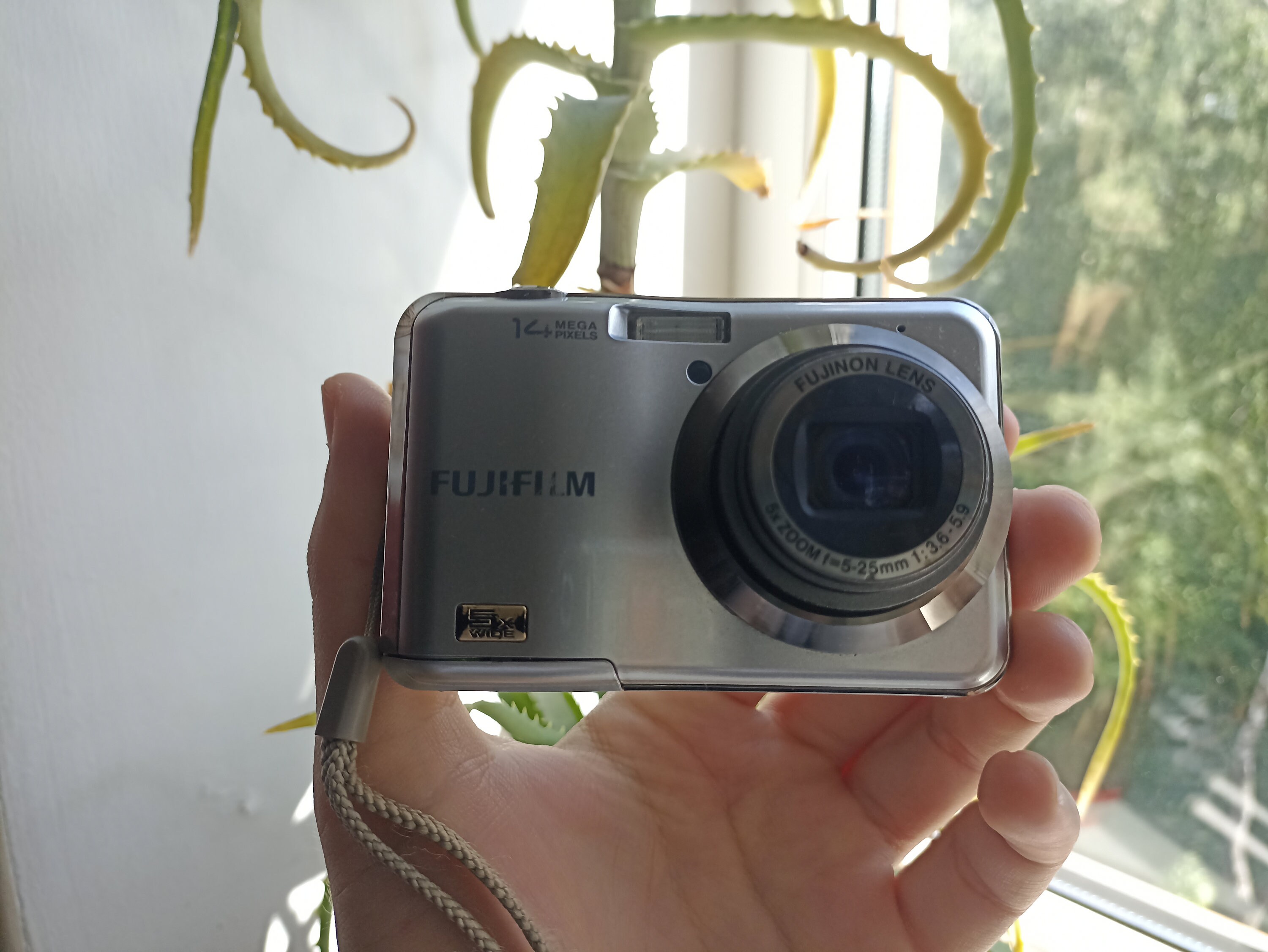 Amazon.com : Fujifilm FinePix AX660 16 MP Digital Camera