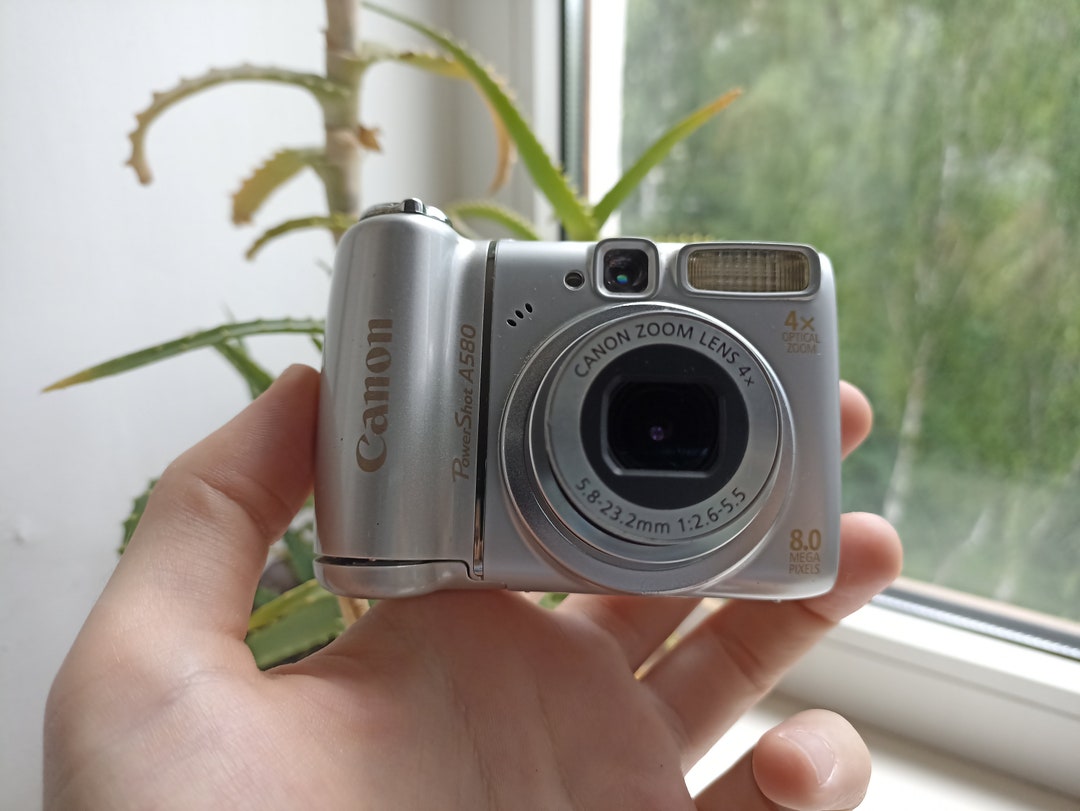 Canon Powershot A580 Silver 8.0MP Digital Compact Camera Working FULL