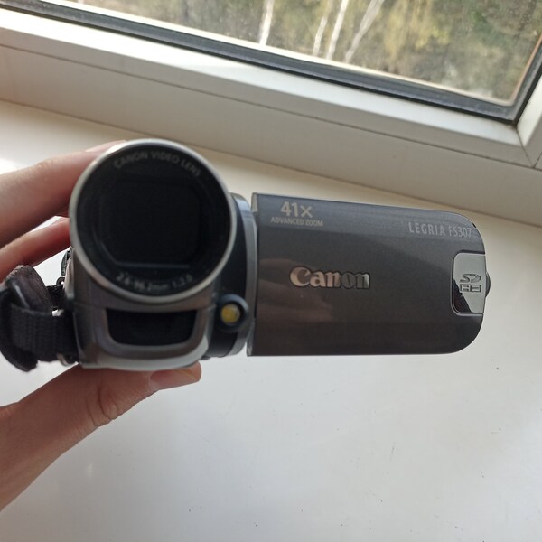 Canon LEGRIA Silver FS307 digital compact Camcorder camera WORKing FULL SET